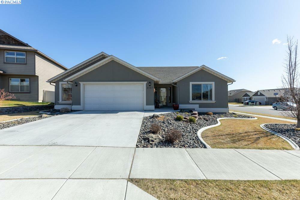 Property Photo:  3107  S. Edison Pl  WA 99338 