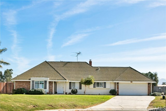 Property Photo:  2041 Indian Horse Drive  CA 92860 