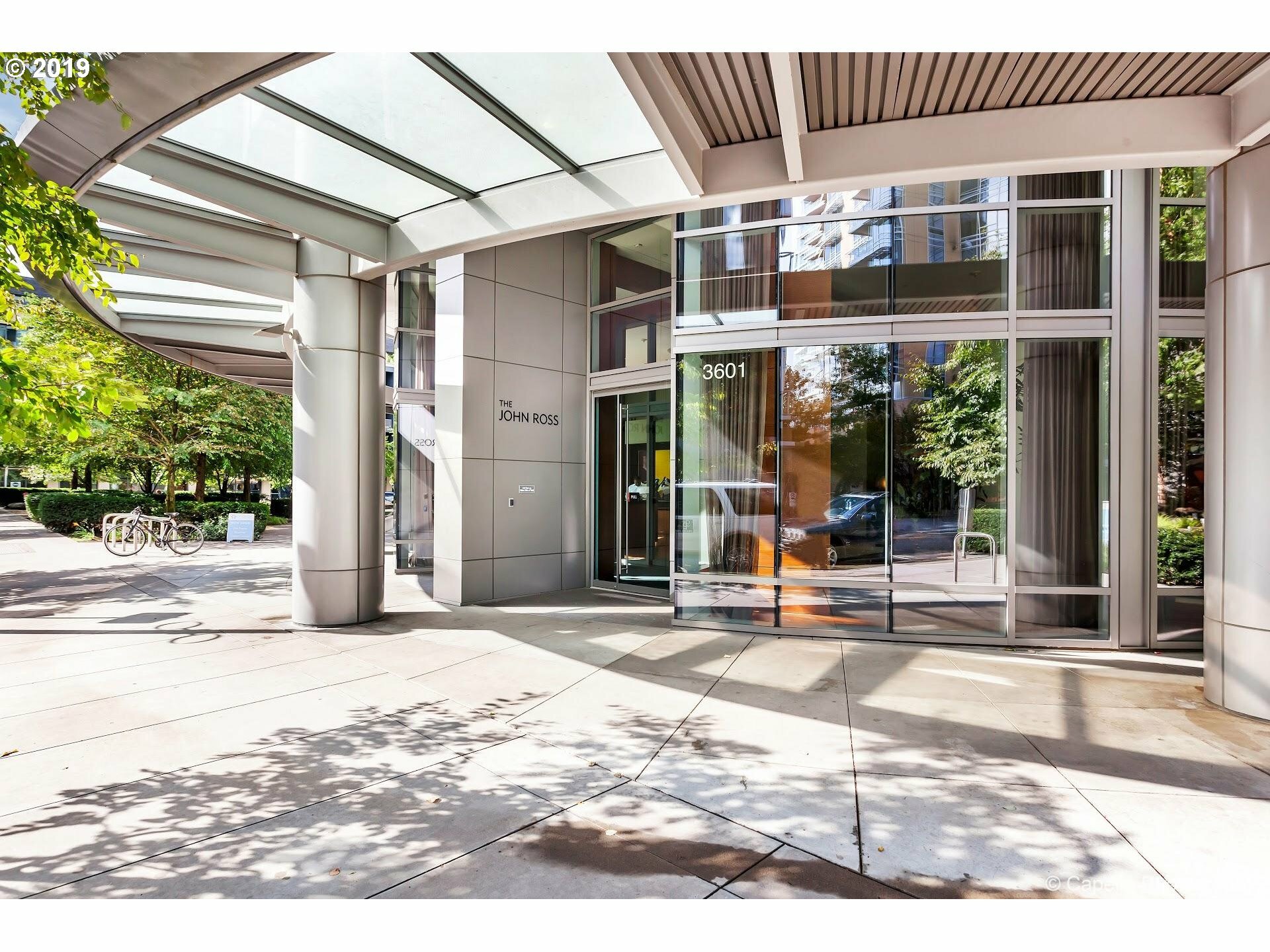 Property Photo: 3601 S River Pkwy 2300 OR 97239