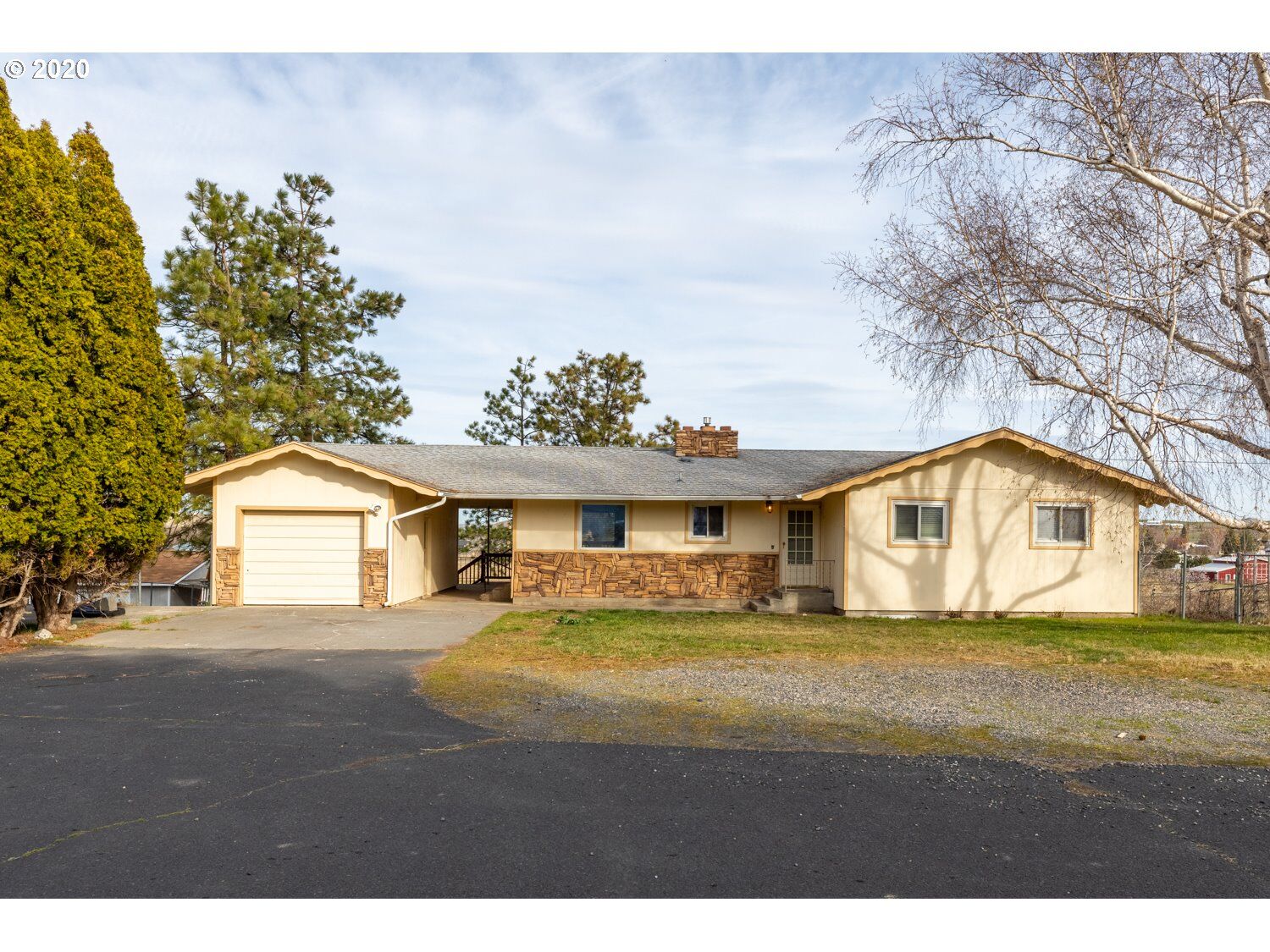 Property Photo: 43545 SW Cheryl Ave OR 97801