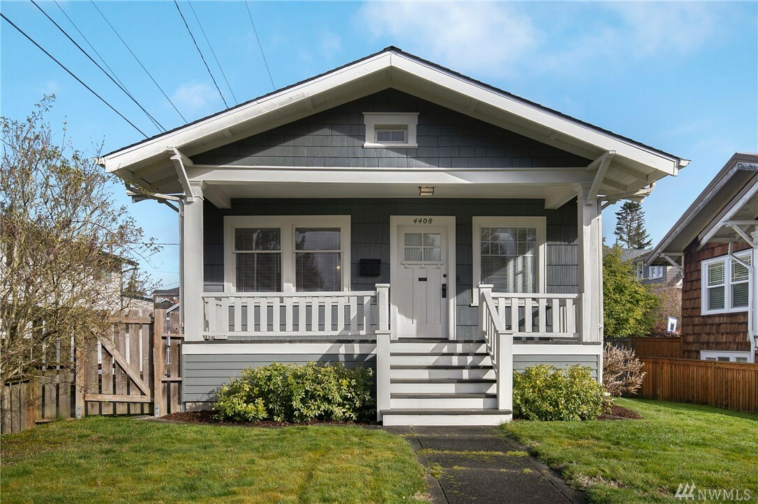 Property Photo:  4408 SW Graham St  WA 98136 