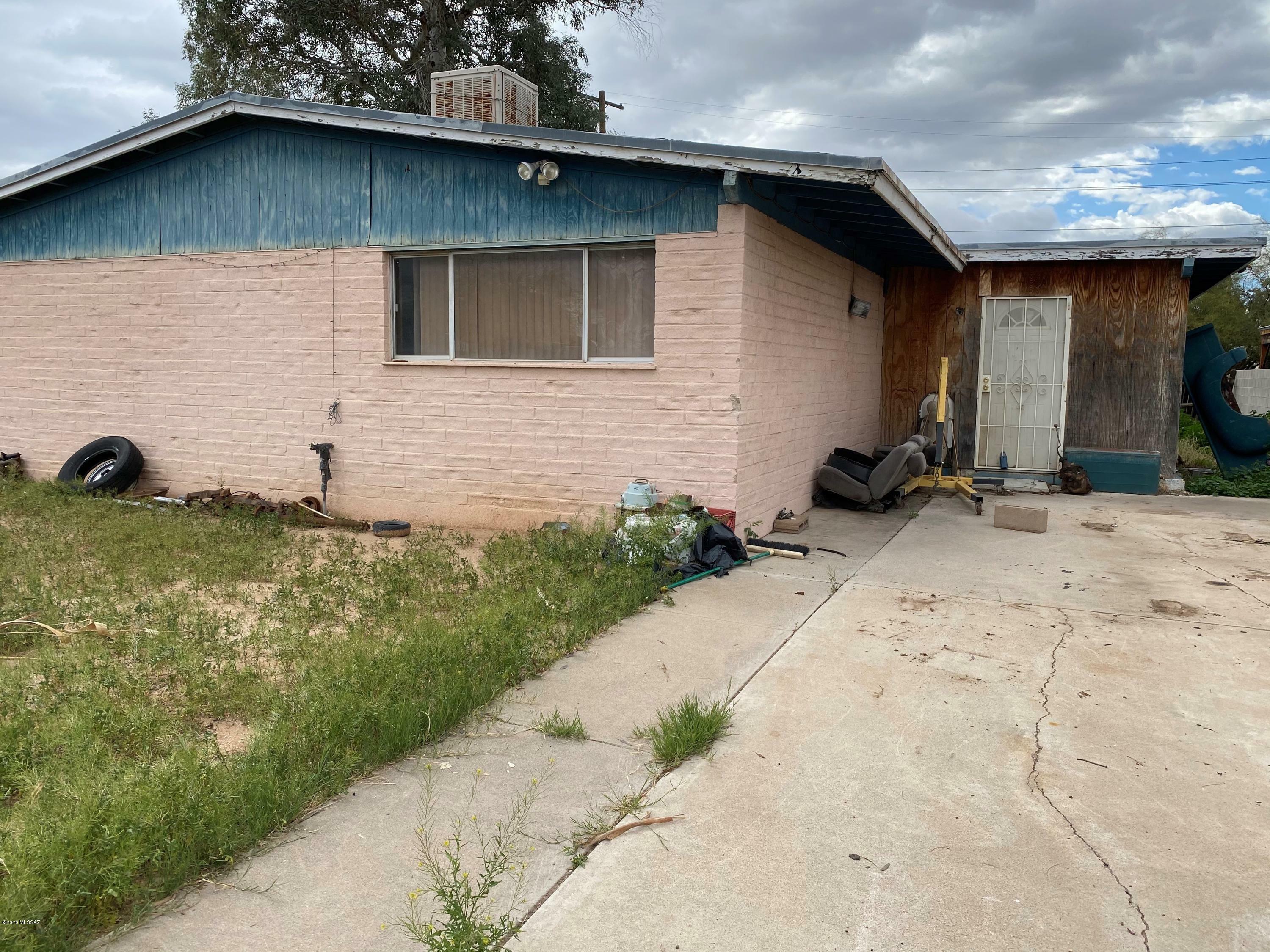 Property Photo:  1822 S Winstel Avenue  AZ 85713 