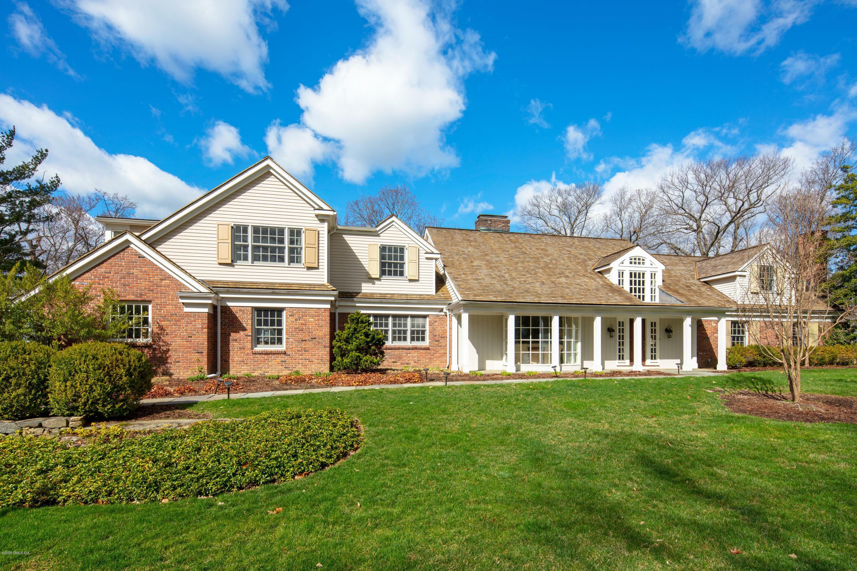 Property Photo:  2 Lakewood Circle South  CT 06830 