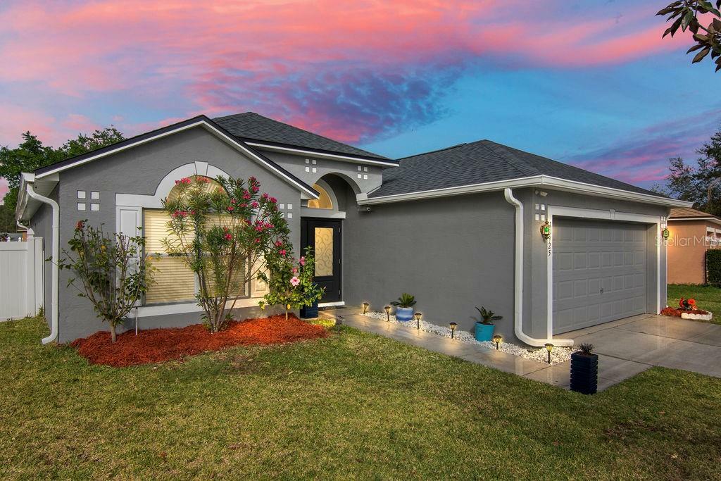 Property Photo: 16925 Corner Hill Court FL 32820