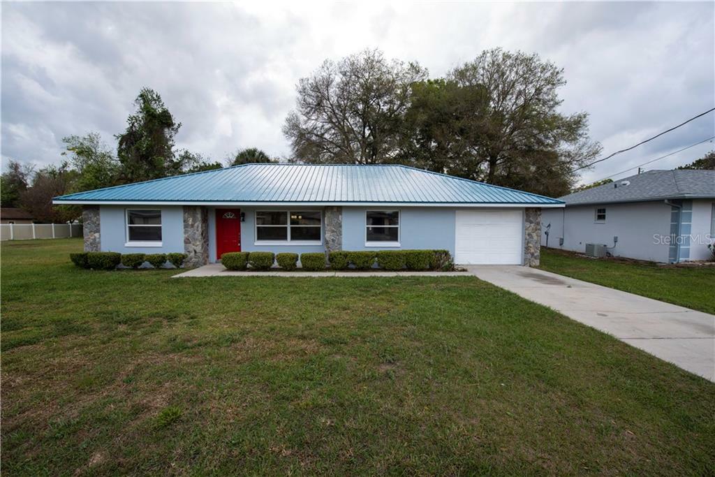 Property Photo:  13580 SE 51st Avenue  FL 34491 