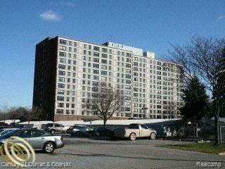 Property Photo:  21800 Morley Ave  Unit 101 Avenue 101  MI 48124 