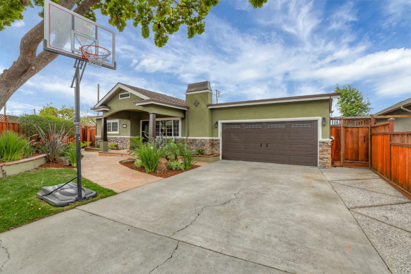 Property Photo: 1155 Pembridge Drive CA 95118