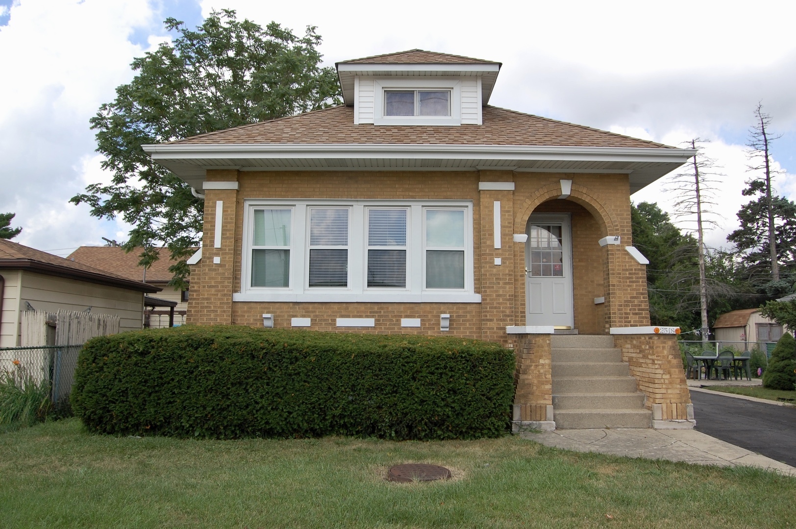 Property Photo:  2518 1st Avenue  IL 60171 