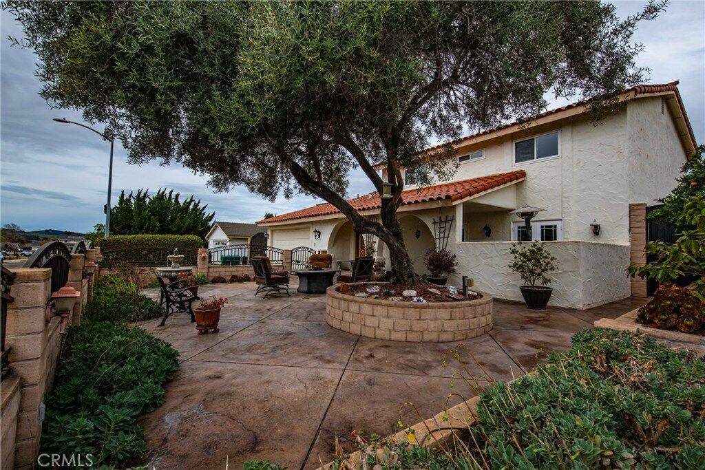 Property Photo:  529 Dale Way  CA 93455 