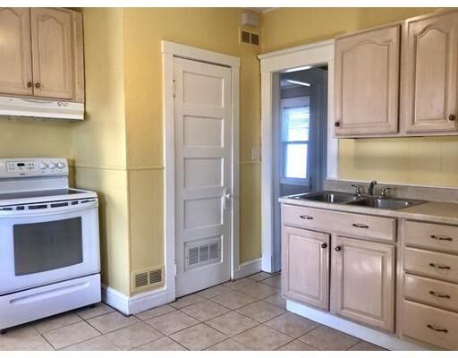 Property Photo:  797 Carew St 3  MA 01104 