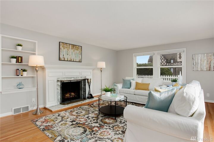 Property Photo: 3004 28th Avenue W WA 98199