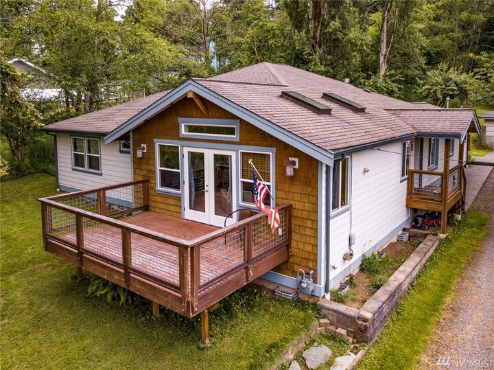 Property Photo:  510  Chuckanut Dr  N  WA 98229 