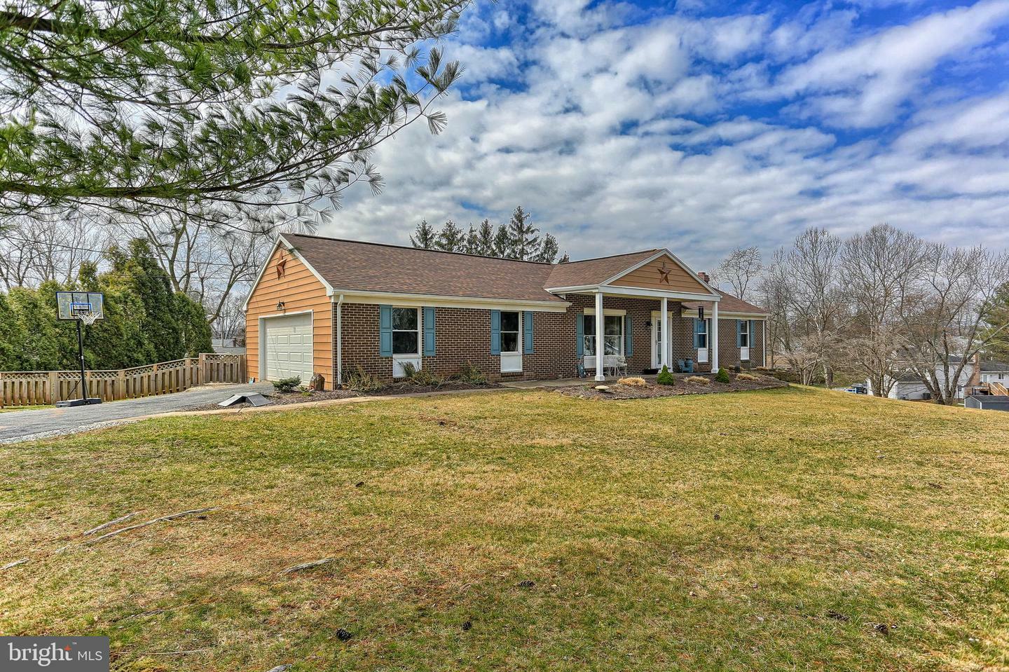 Property Photo:  110 Wedgewood Circle  PA 17319 