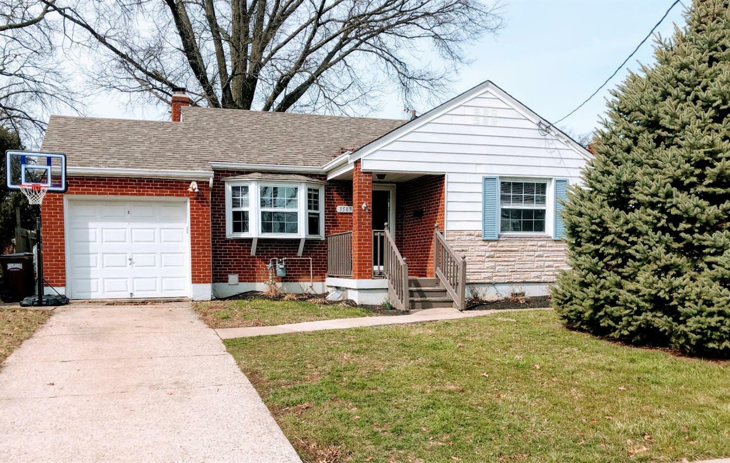 Property Photo: 3589 Lakewood Dr OH 45248
