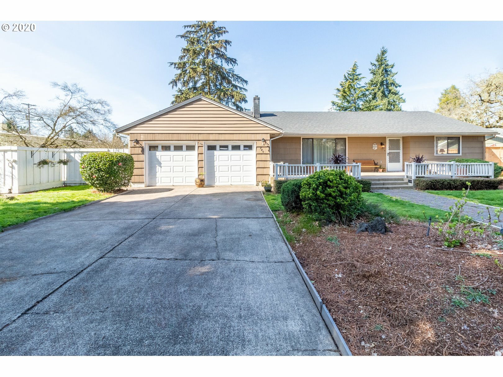 Property Photo: 780 N Van Duyn St OR 97401