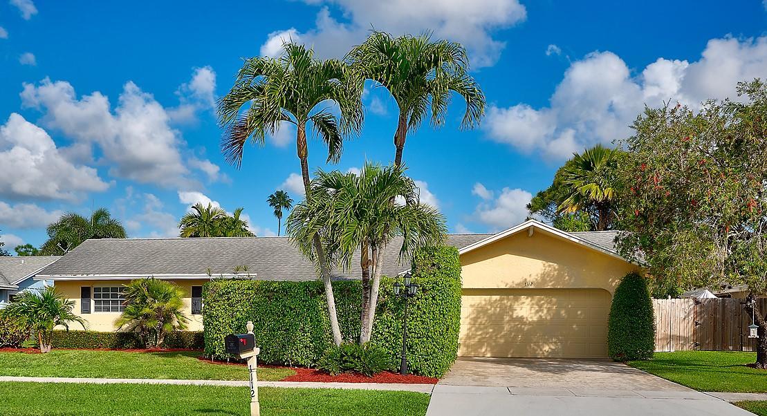 Property Photo: 1112 Essex Drive FL 33414