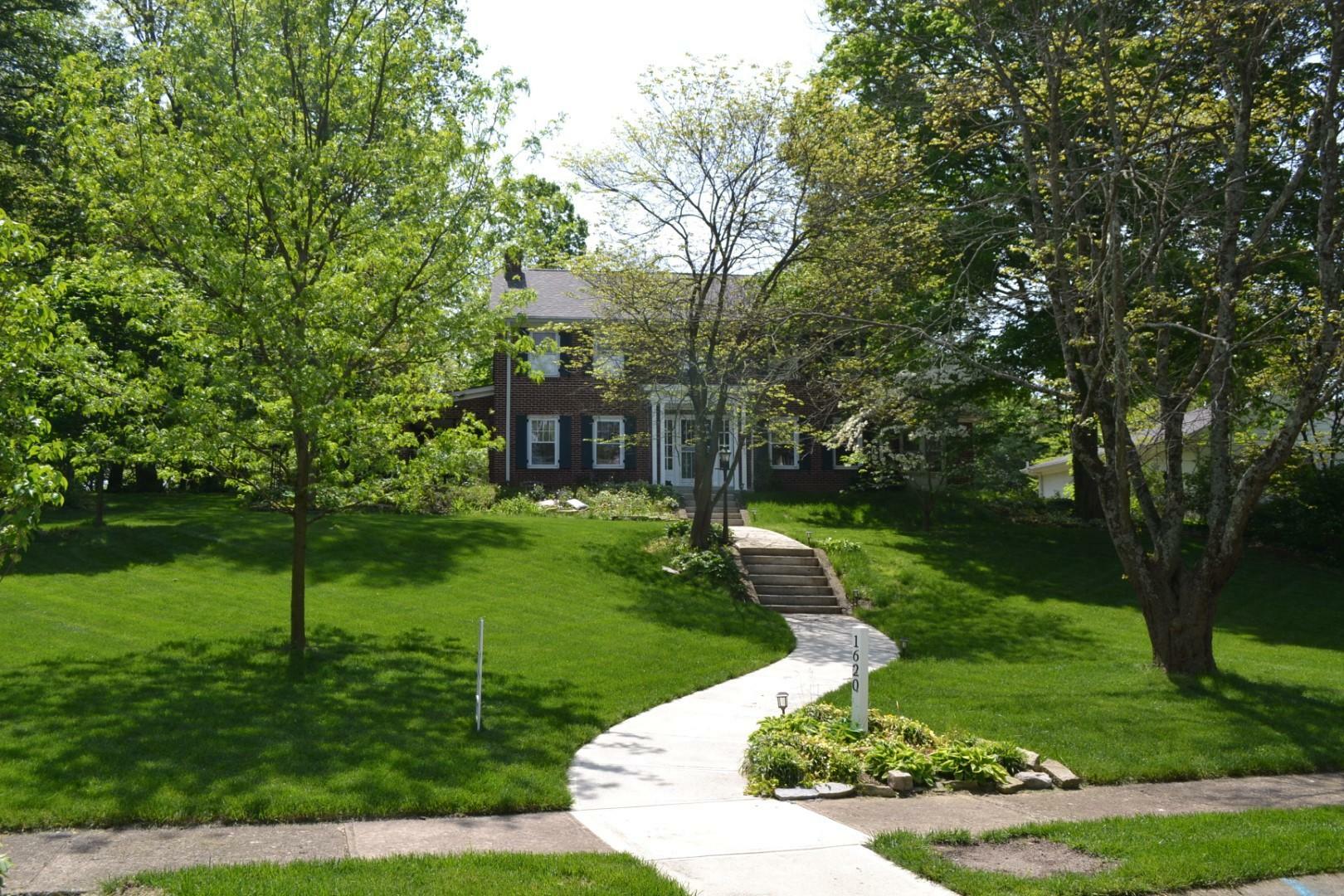 Property Photo: 1620 Walnut Terrace OH 45504