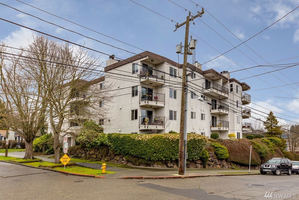 Property Photo:  3600 Whitman Ave N 105  WA 98103 