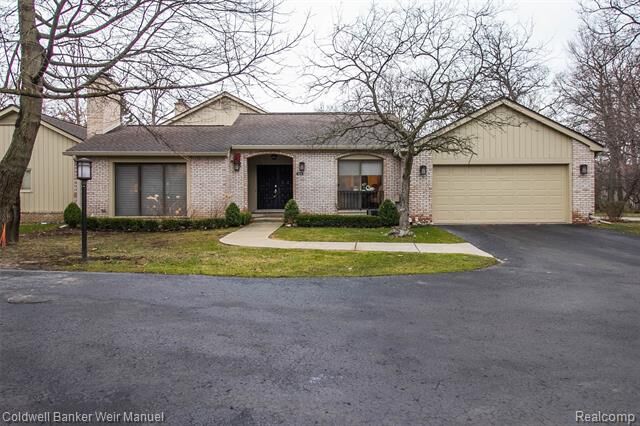 Property Photo: 1406 Timberview Trail MI 48304