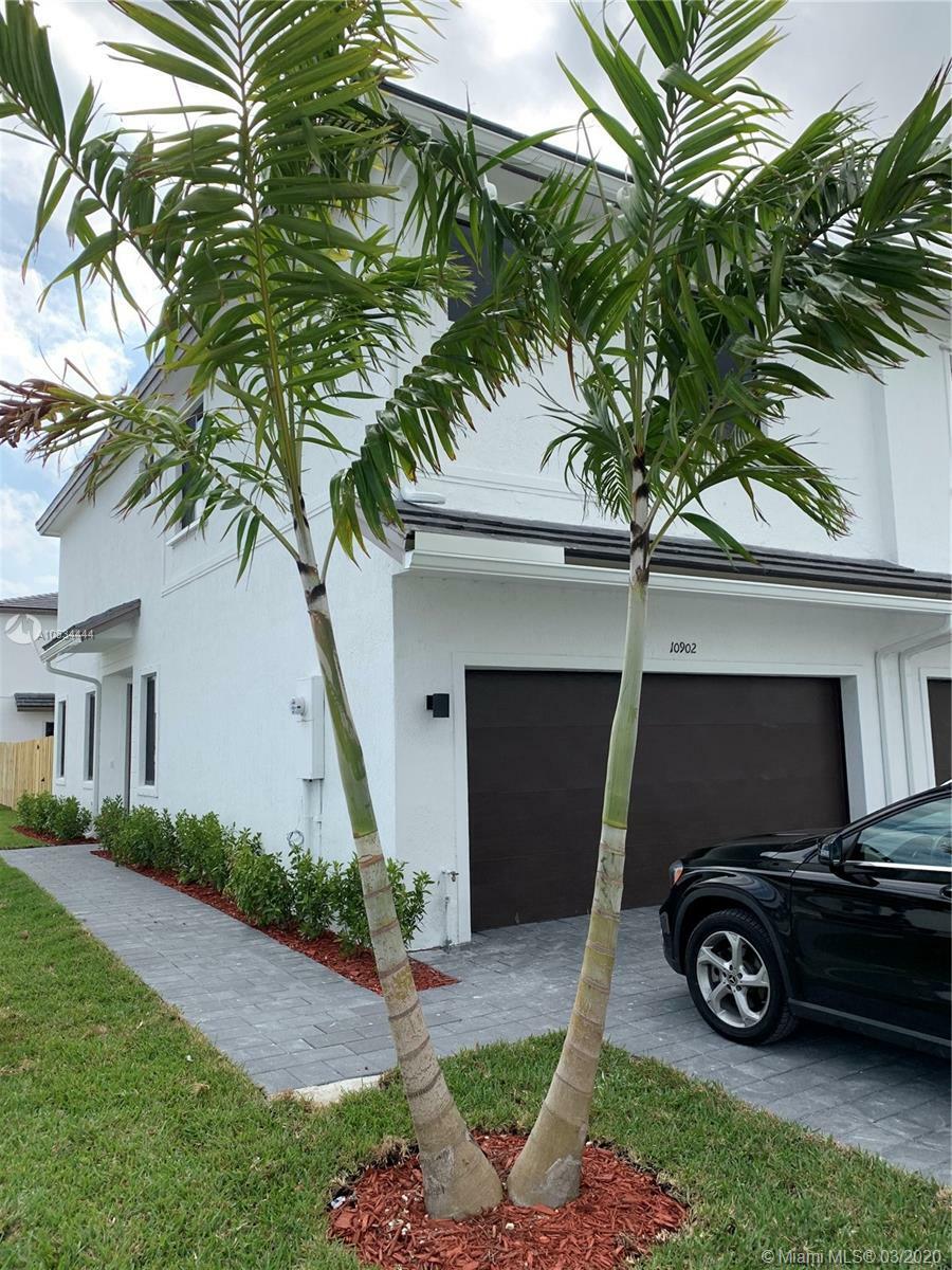 Property Photo:  10902 SW 235th St  FL 33032 