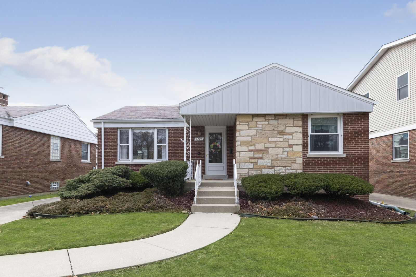 Property Photo: 2226 South 4th Avenue IL 60546