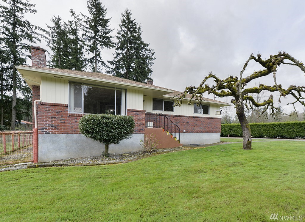 Property Photo: 6004 12th Street NE WA 98422