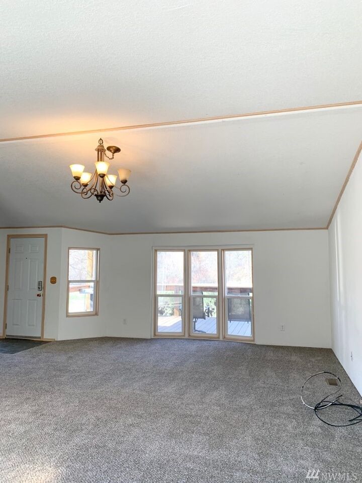 Property Photo: 296 Salmon Creek Rd WA 98840