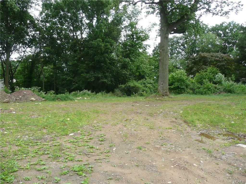 Property Photo:  560 Route 304  NY 10956 