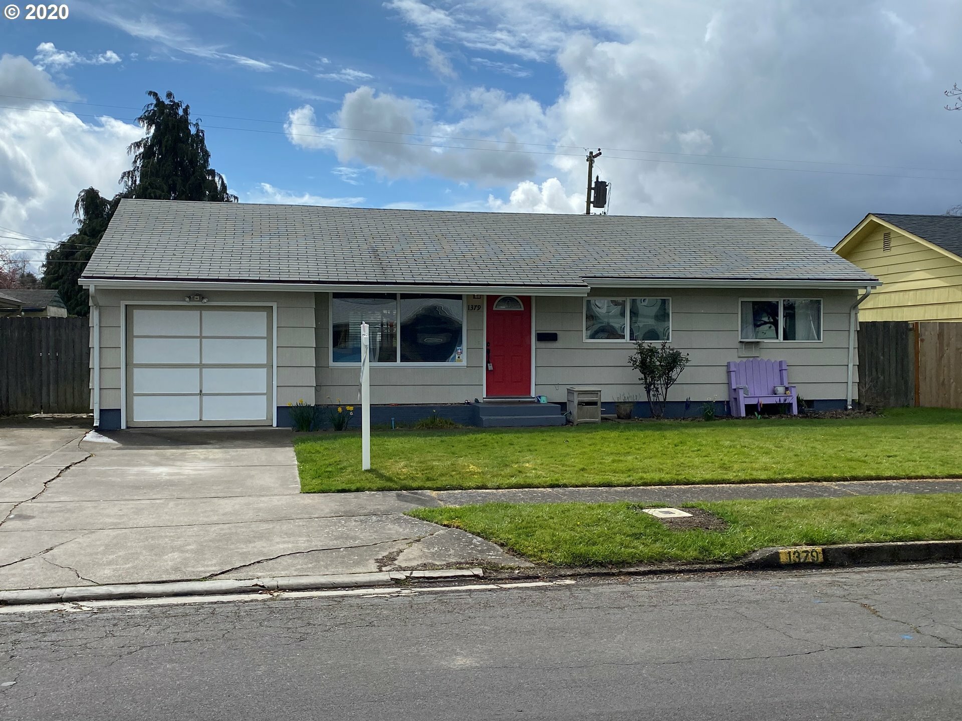 Property Photo:  1379 Olympic St  OR 97477 