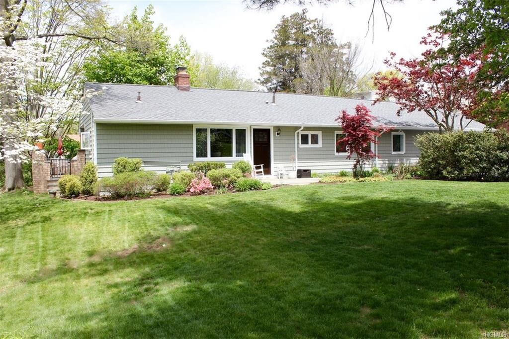 Property Photo: 44 Manitou Trail NY 10603