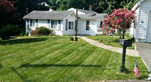 Property Photo:  10 Kenton Road  NY 12563 