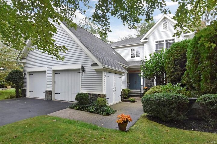 17 Cobblefield Lane  White Plains NY 10605 photo