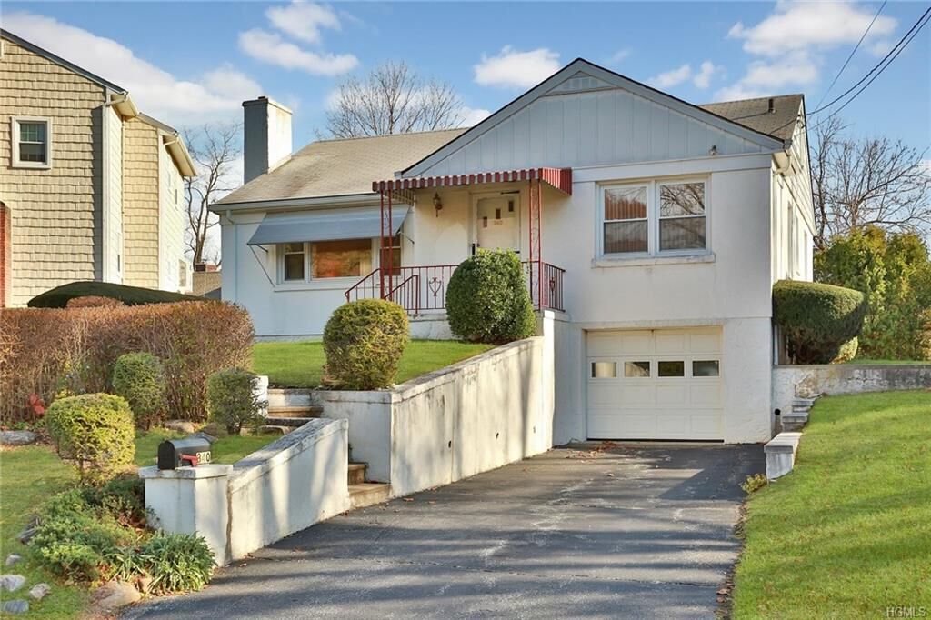 Property Photo:  340 Kelly Street  NY 10532 