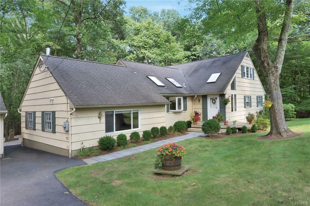 Property Photo:  30 Leslie Lane  NY 10536 