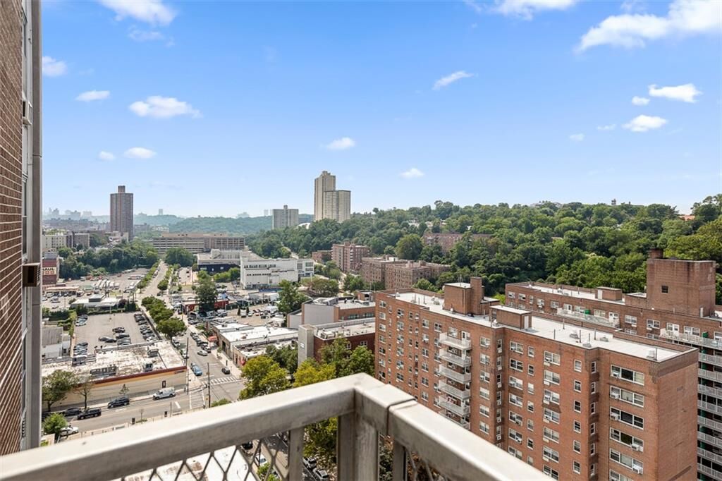 Property Photo: 290 W 232nd Street 20F NY 10463
