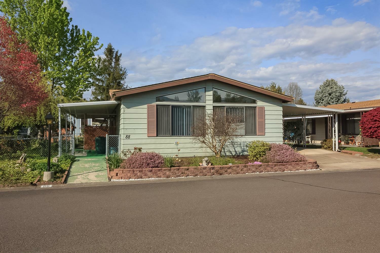 Property Photo:  333 Mountain View Drive 88  OR 97540 