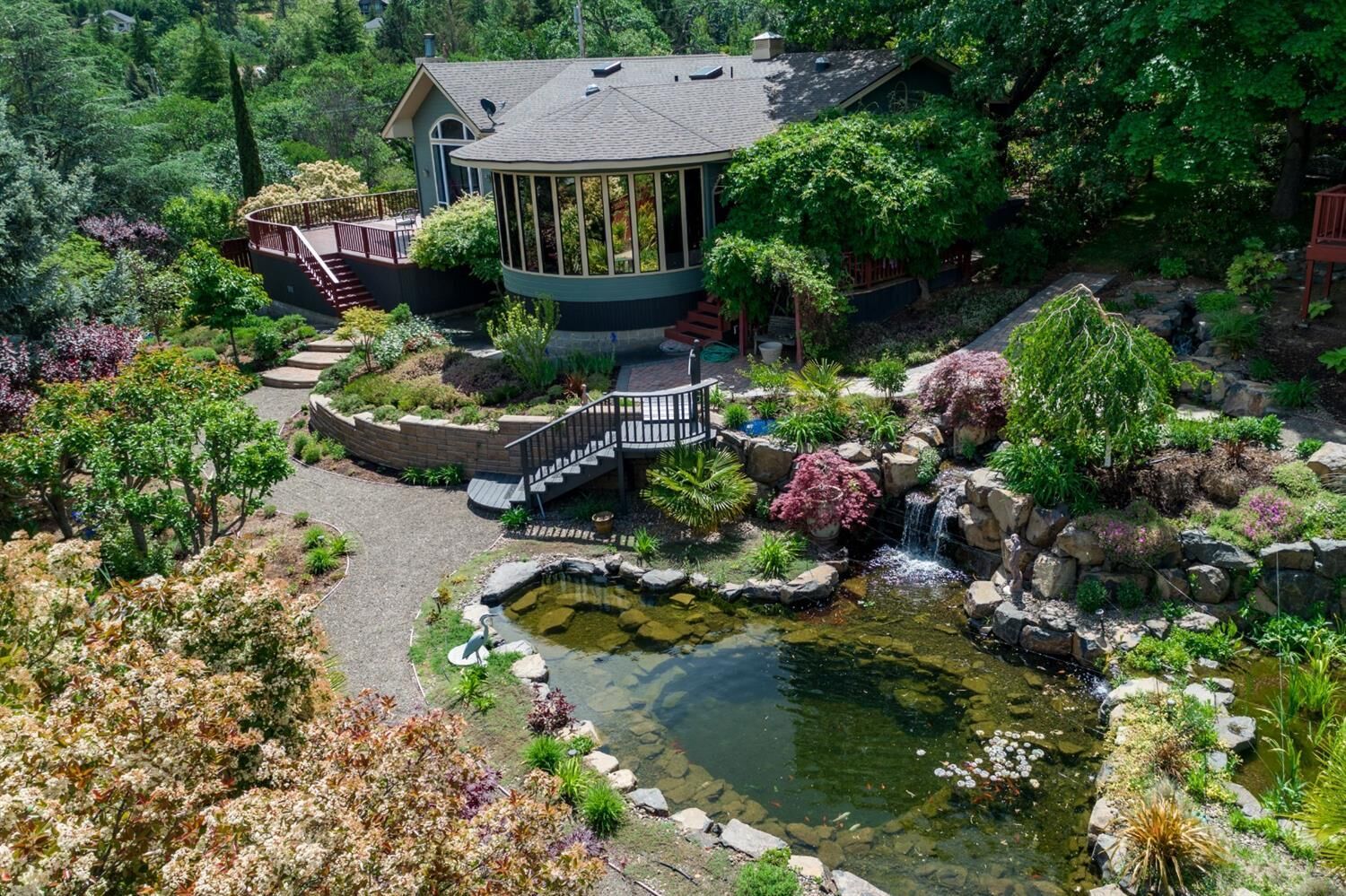 Property Photo:  610 Orchard Street  OR 97520 