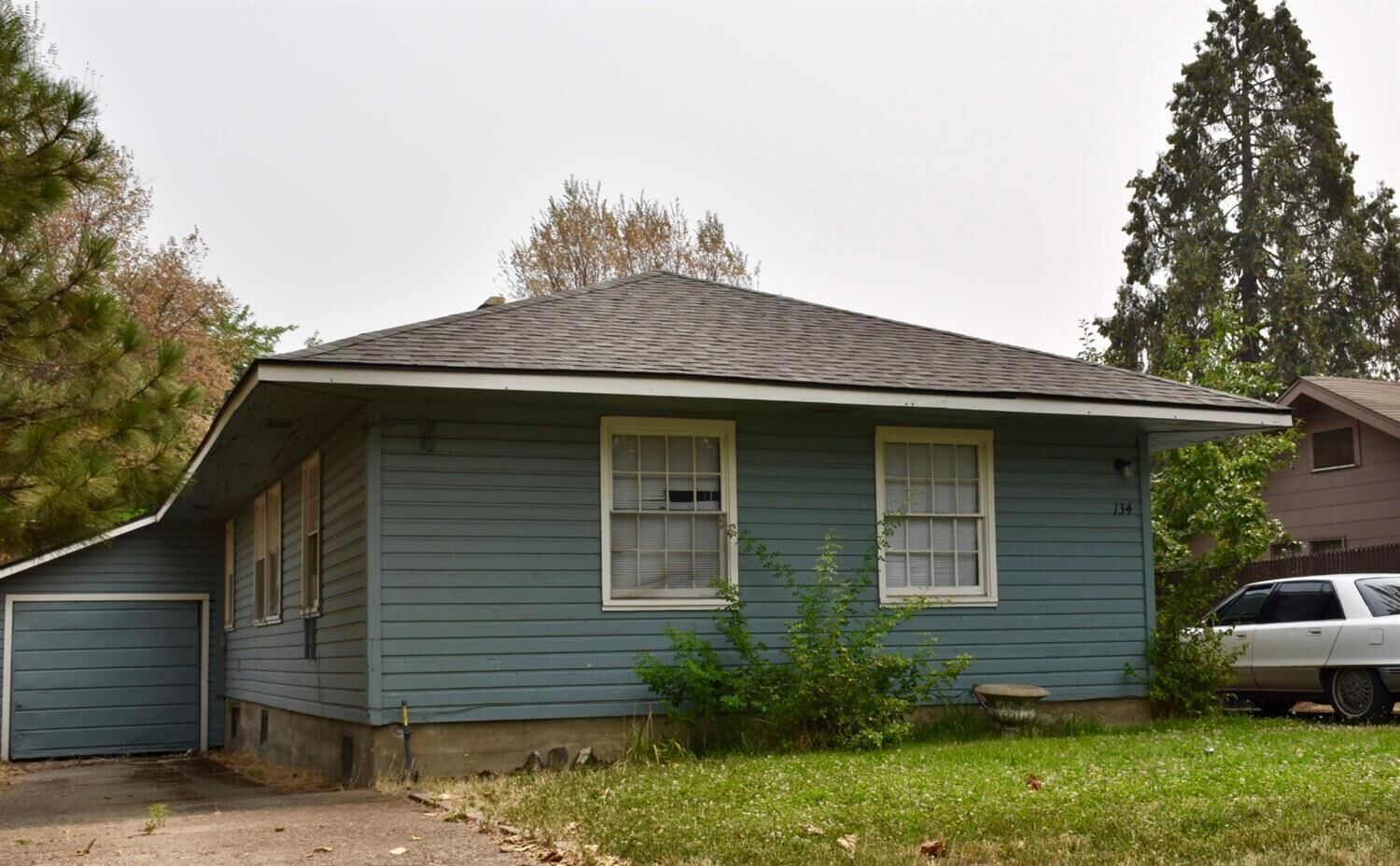 Property Photo: 134 Kenwood Avenue OR 97501