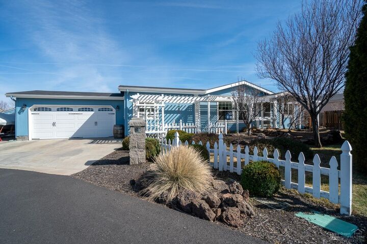 807 NE Sioux Court  Redmond OR 97756 photo