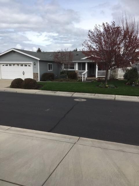Property Photo: 425 Marian Avenue OR 97502