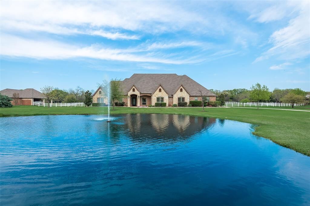 Property Photo:  8213 Plum Creek Trail  TX 76028 
