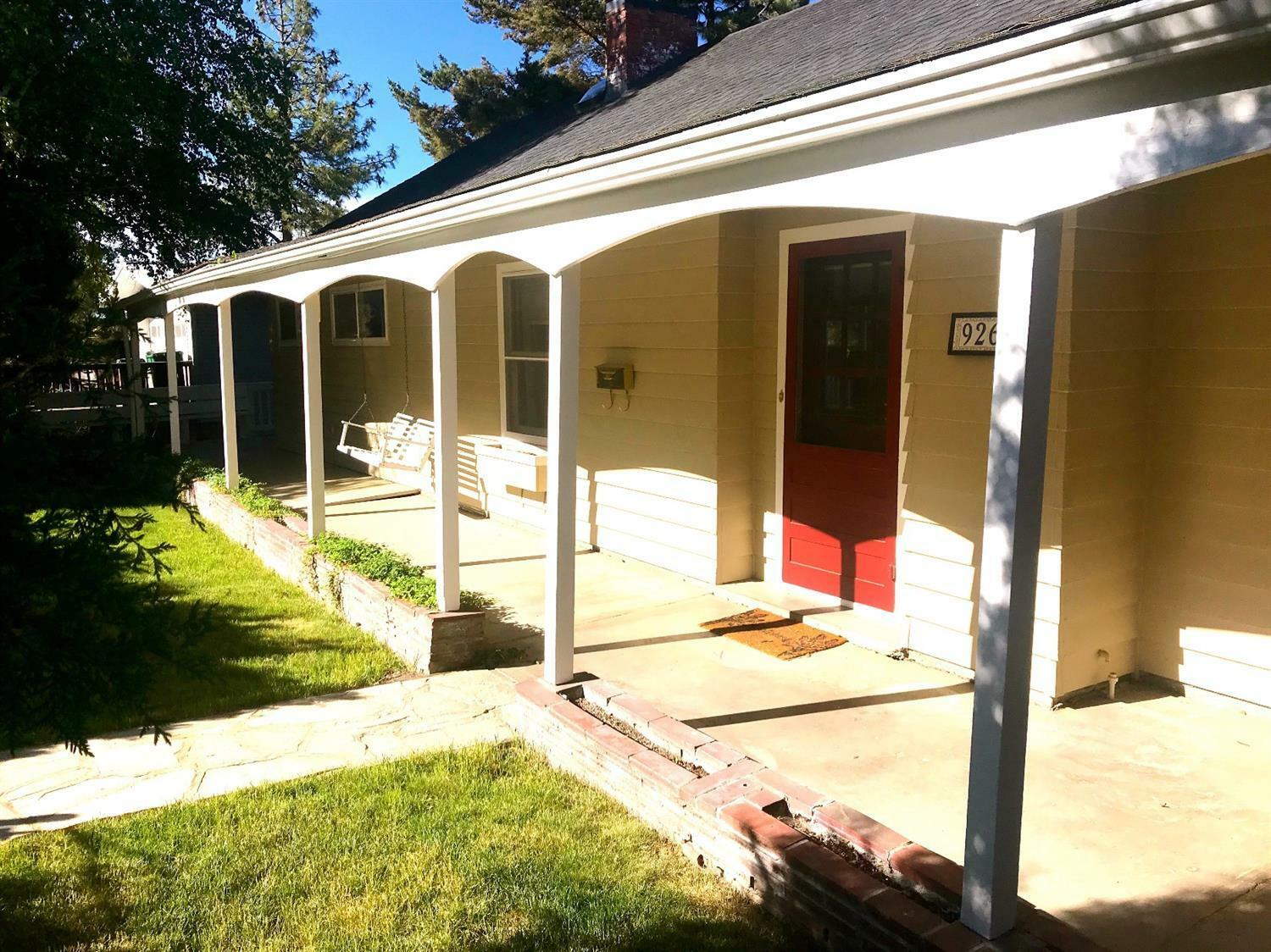 Property Photo:  926 Newcastle Avenue  OR 97601 