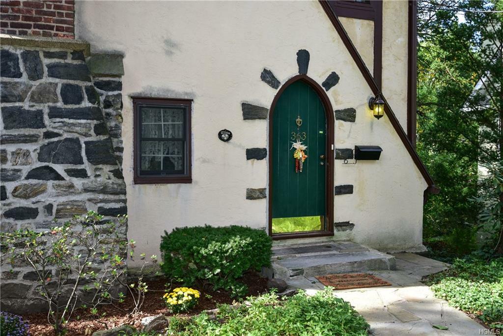 Property Photo:  363 Scarsdale Road  NY 10707 