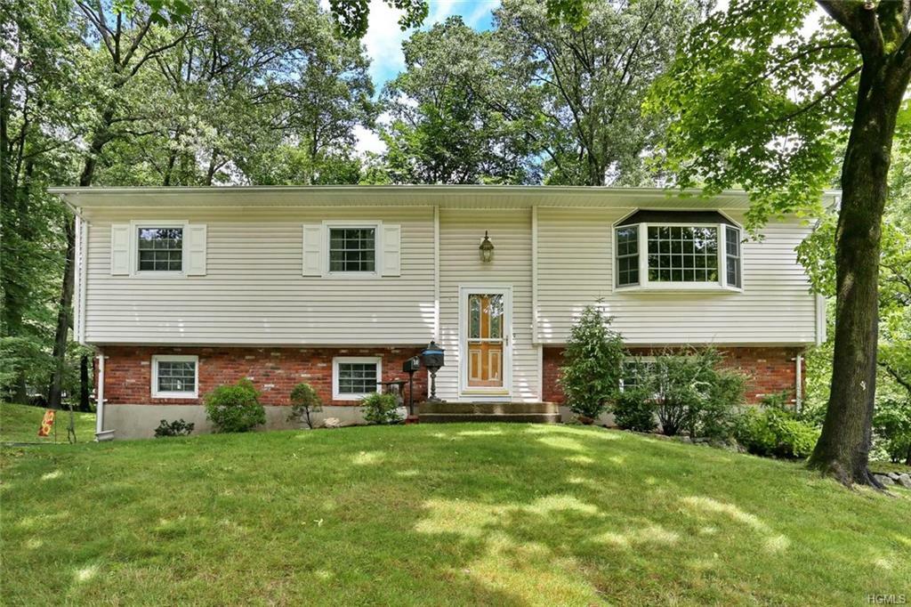 Property Photo:  30 Twin Lakes Drive  NY 10952 