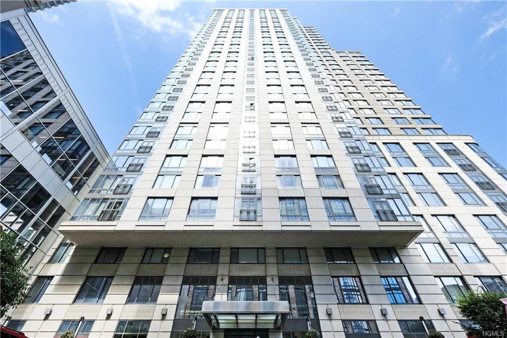 Property Photo: 10 City Place 31A NY 10601