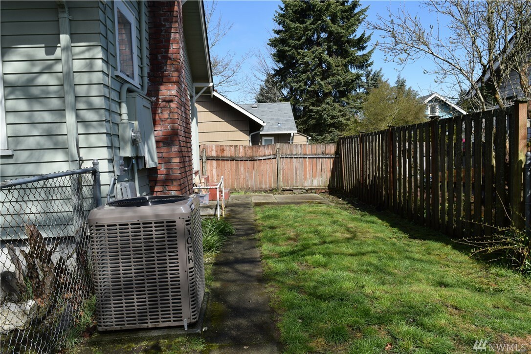 Property Photo:  4207 N 31st St  WA 98407 