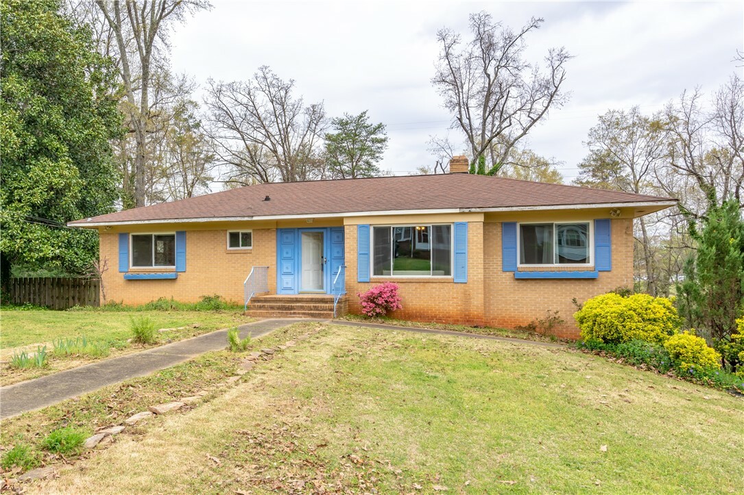 Property Photo:  113 McBee Avenue  SC 29640 