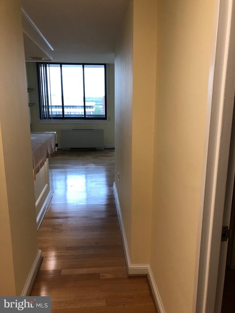 Property Photo: 801 N Pitt Street 615 VA 22314