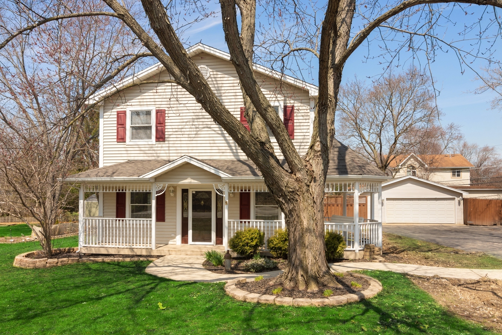 Property Photo:  858 West Hillside Street  IL 60067 