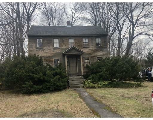 Property Photo: 5 Howell Dr MA 01810